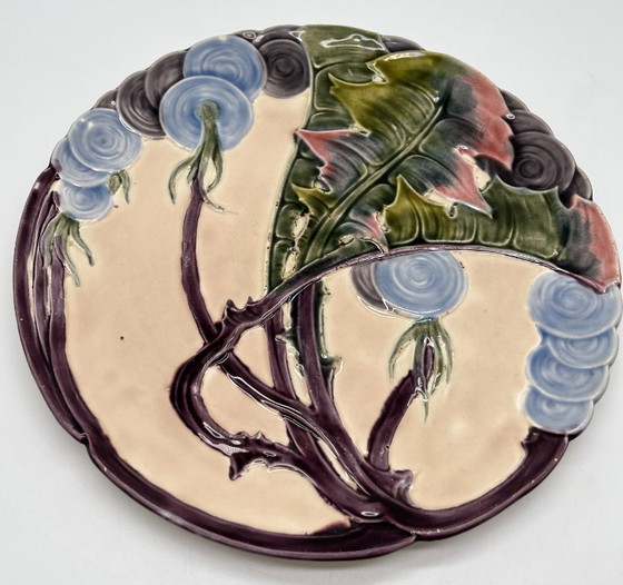 Image 1 of Plato de pared Art Nouveau, alrededor de 1900 – Schütz Blansko – Relieve floral (modelo 909)