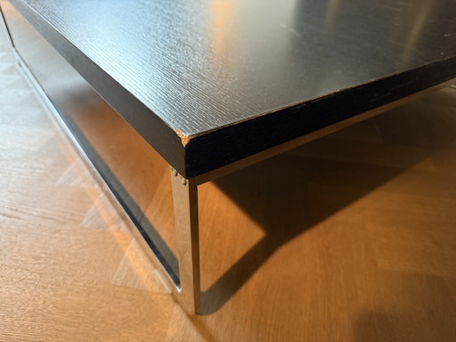 Artifort Coffee Table: a classic with potential