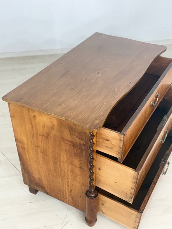 Image 1 of Commode Art nouveau, armoire à linge, lavabo, meuble de salon vers 1900