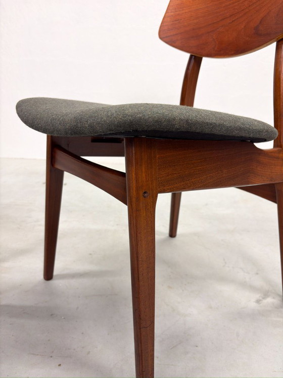 Image 1 of Set of Mid-Century Dining Chairs in Danish Design