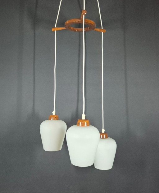 Vintage Scandinavian pendant lamp - Teak & opal glass - 1950s