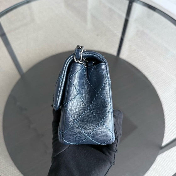 Image 1 of Chanel Classic Flap Mini Rectangle - Caviar 20CM Gewatteerd Donkerblauw Ruthenium Zilverkleurige Hardware Serie 23
