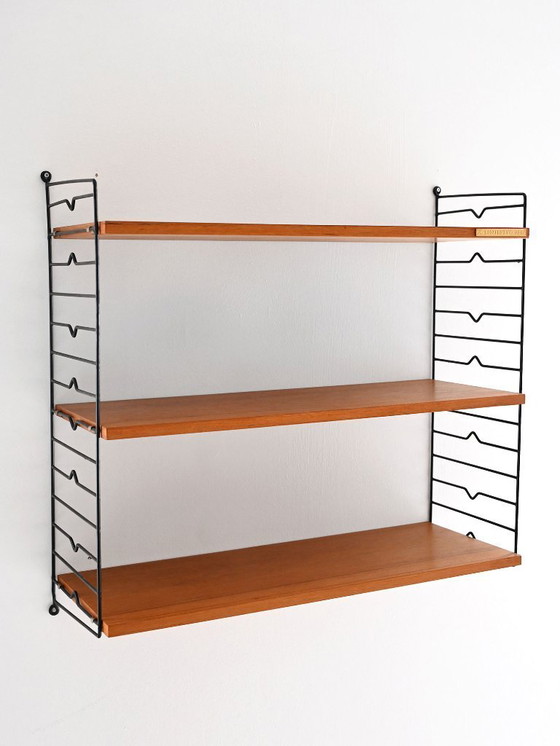 Image 1 of Estantería de pared escandinava Hylla de teca con etiqueta de latón