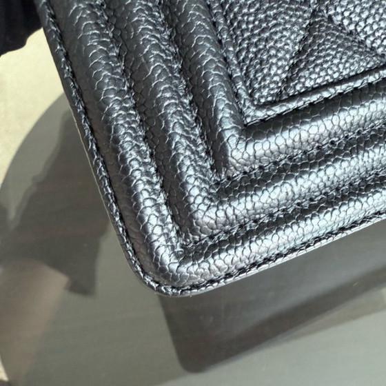 Image 1 of Chanel Boy Medium - Caviar 28CM Nuovo Medium Trapuntato Nero Rutenio Hardware Argento