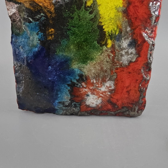 Image 1 of Vintage West-Duitse Fat Lava Muurplaquette Gemaakt Door Vulkan Keramik/Ostara Fliesen. Kleuren: Rood, Geel, Blauw En Groen.