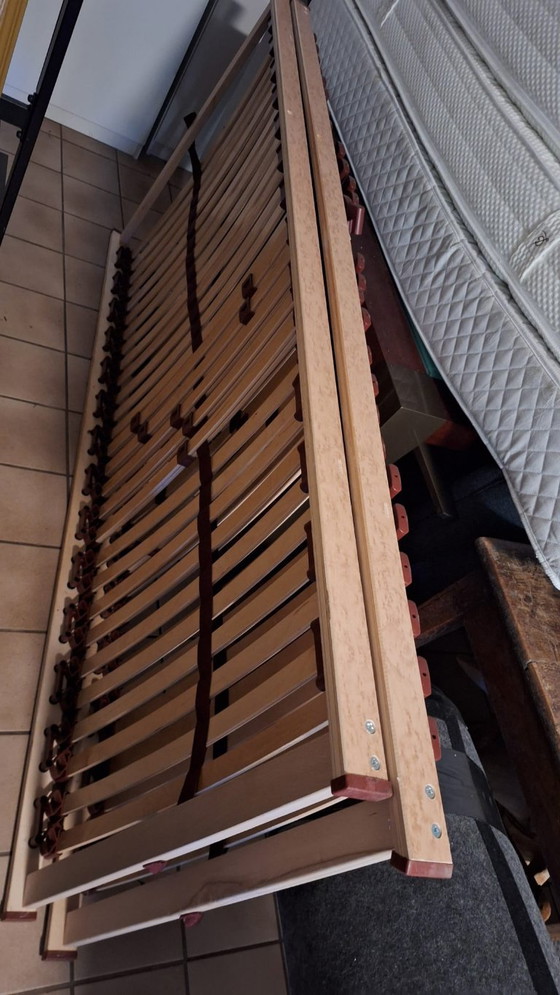 Gazzda Bett mit gelbem geflochtenem Kopfteil, Doppelbetten, Holz, Stoff, Modern (Foto 2 von 6)