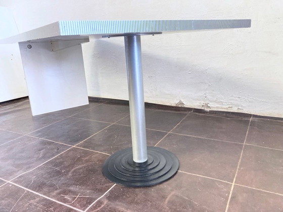 Image 1 of Grande scrivania in stile anni '80, modello Kroma, disegnata da Antonia Astori per Driade.