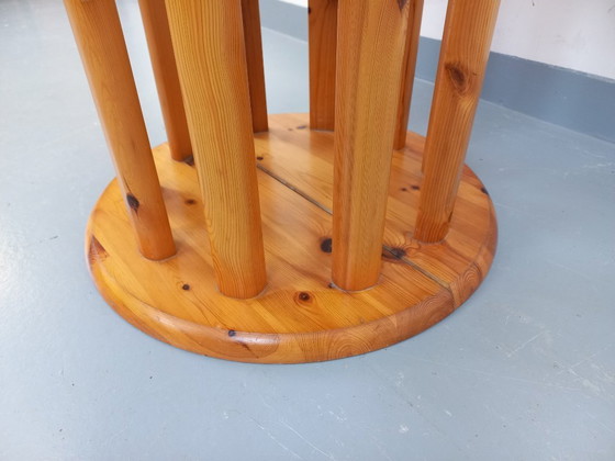 Image 1 of Table à manger ronde scandinave vintage style Rainer Daumiller en pin des années 60 70 avec rallonge