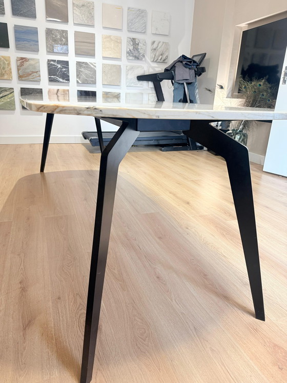 Image 1 of Luxury Patagonia Quartzite dining table – Danish oval (260 × 95 × 76 cm)