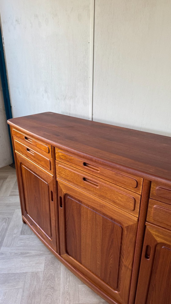 Image 1 of Credenza vintage in teak, arrotondata