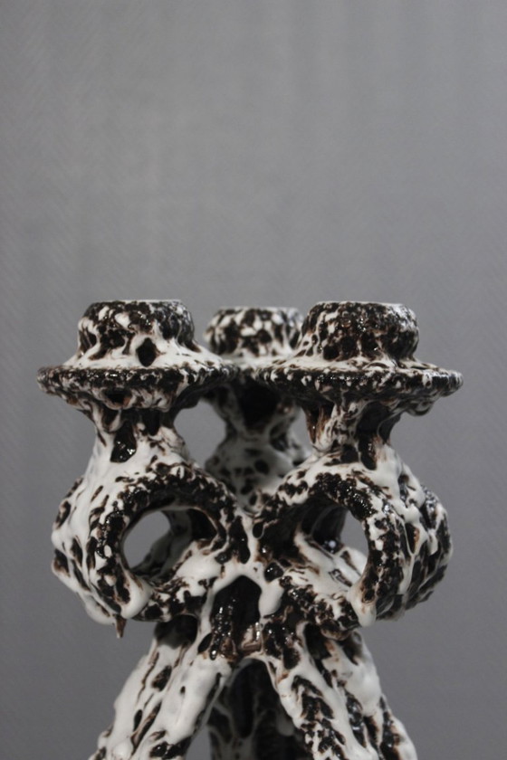 Image 1 of Marius Giuge a Vallauris - Grande candelabro brutalista in ceramica con smalto lava, anni '50