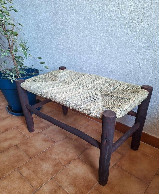 Panca marocchina in legno scuro con seduta in foglia di palma intrecciata – Panche (photo 3 of 8)