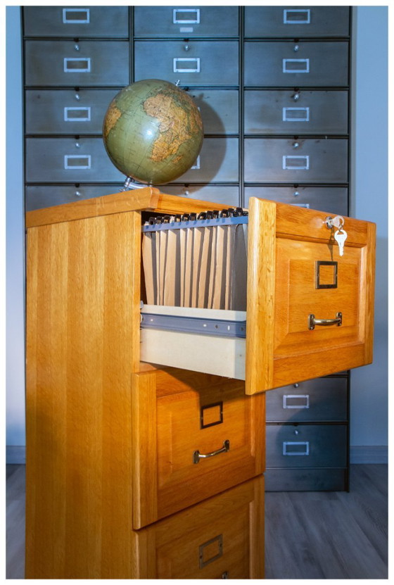 Image 1 of Archiefkast met drie laden, professionele kwaliteit.