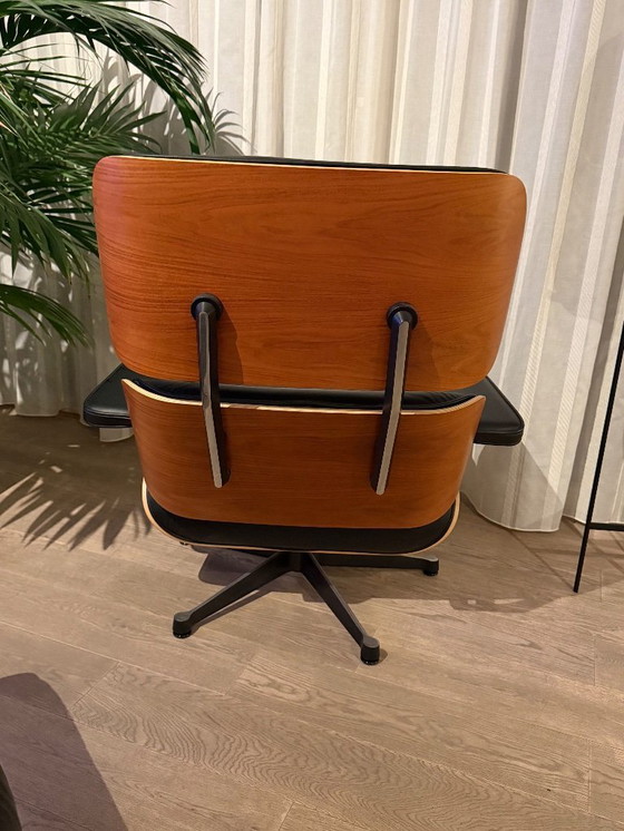 Image 1 of Vitra Eames Lounge Chair met Ottoman