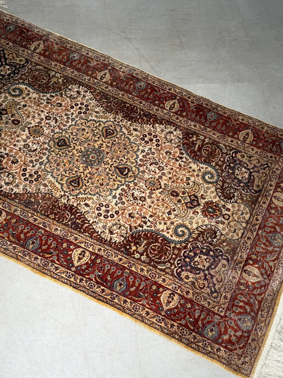 Silk Rug with Floral Medallion, 155 × 93 cm, Rugs & carpets (photo 6 of 6)