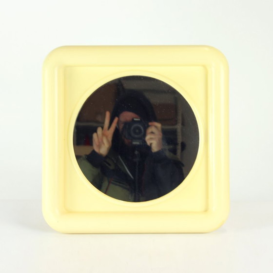 Image 1 of Specchio da parete di metà secolo con cornice originale in plastica, Cecoslovacchia, anni '60