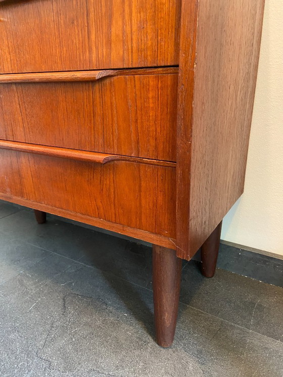 Image 1 of Vintage Deense 3-ladekast van teakhout