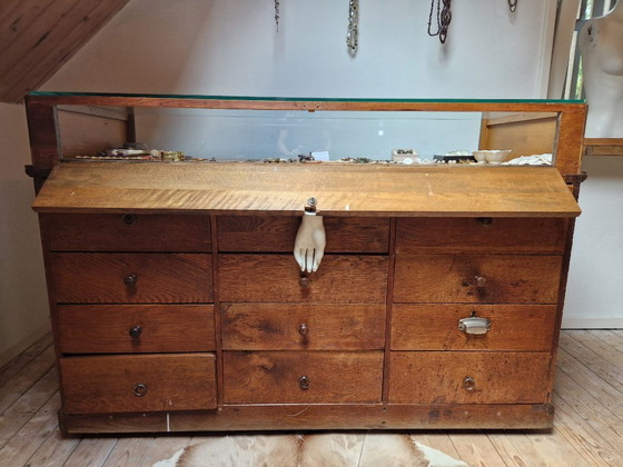 Image 1 of Vintage display case, mobile