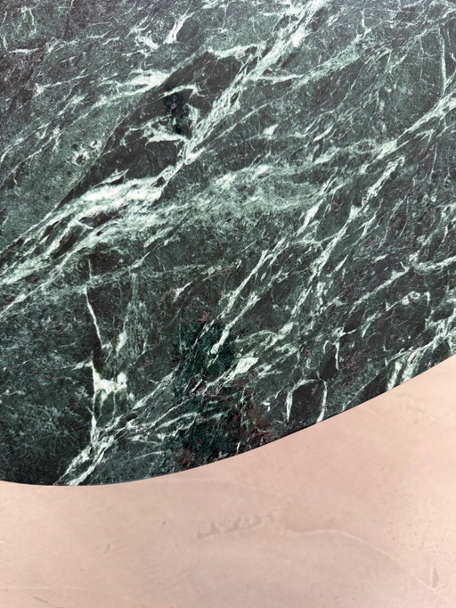 Table basse meublée - marbre