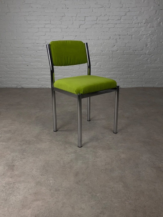 Image 1 of Set van 4 chromen buisvormige eetkamerstoelen — opnieuw bekleed met chartreusekleurig fluweel