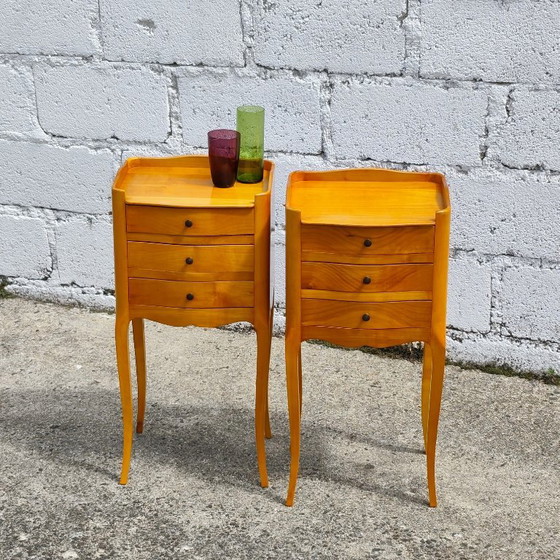 Vintage Franse houten nachtkastjes (paar) - 2 kersenhouten nachtkastjes - Louis XV-stijl - jaren 80 – Wood (photo 4 of 15)