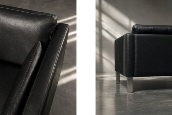 Vintage Deense tweezitsbank van zwart leer uit het midden van de 20e eeuw, Deens modern design, jaren 70 (photo 4 of 24)