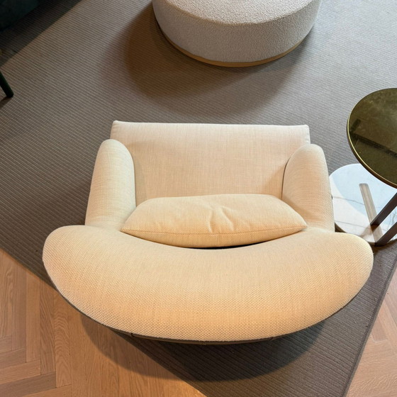 Image 1 of Poltrona Meridiani Liu Kuoio