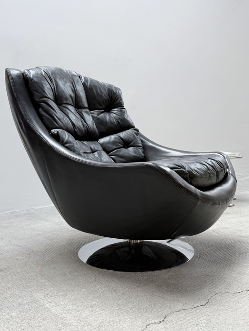 SWIVEL LOUNGE CHAIR TULIP LEATHER BLACK METAL 1960s