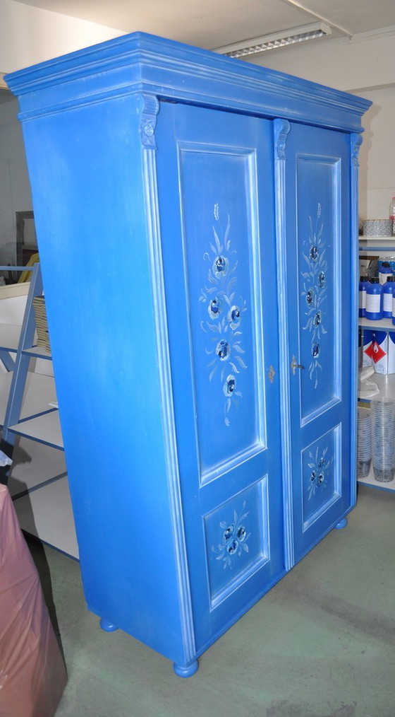 Armoire Double Ancienne Peinte à la Main (photo 8 of 8)