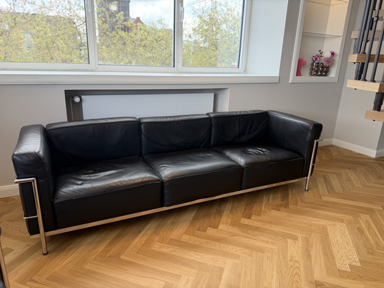 Image 1 of Elegant leather sofa in black – 2.35 m wide