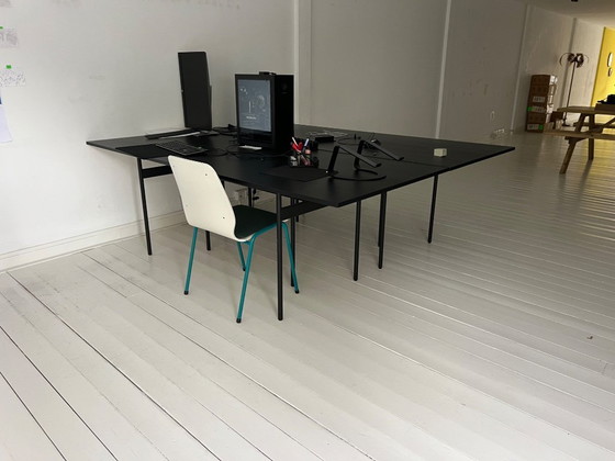 Image 1 of Tavolo da pranzo FÉST "Nude" della serie "Tavoli da pranzo Nude" - esecuzione completamente nera