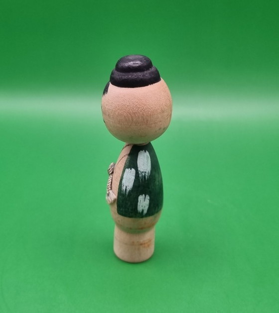 Graziosa Kokeshi Vintage di Mamoru Izu (1925–2019) – Oggetti decorativi, Wood (photo 4 of 5)