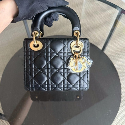 DIOR LADY MINI - PELLE DI AGNELLO CANNAGE, DETTAGLI IN ORO NERO, CINTURINO REGOLABILE