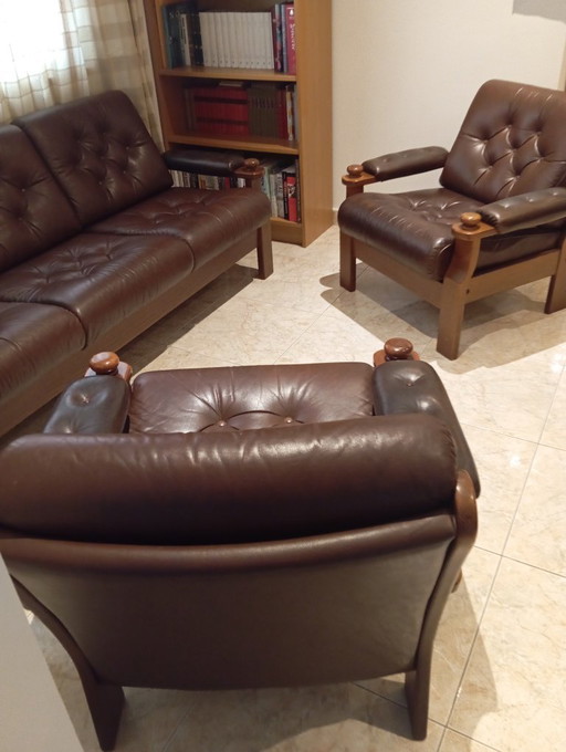 Wohnzimmergarnitur aus braunem Leder im Mid-Century-Stil | 3-Sitzer-Sofa & 2 Sessel – 3 5 zitsbanken, Wood (photo 2 of 5)