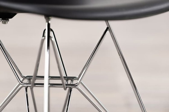 Image 1 of Silla Vitra Eames Plastic Chair Dsr Club