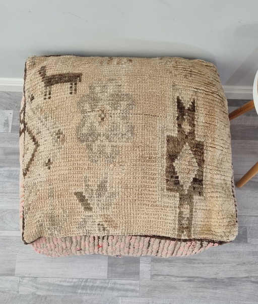 Vintage berber poef 