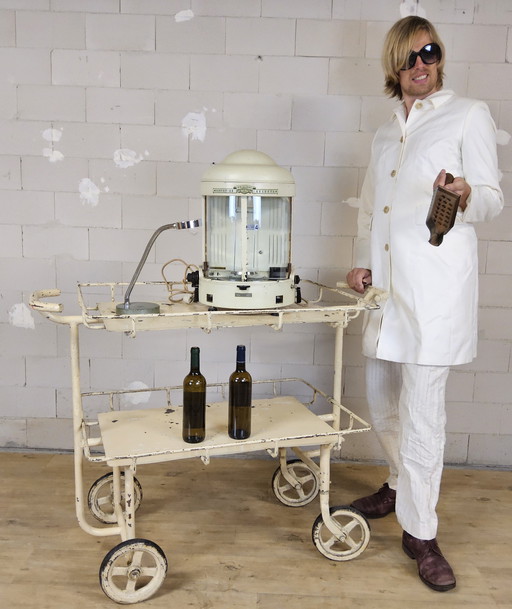 Chariot de service vintage en métal, grand format, pour hôpital, linge, soins infirmiers, thé ou boissons.