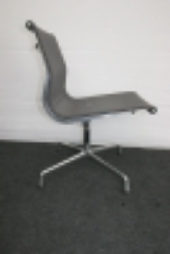 Image 1 of Vitra Eames Alu Chair EA106