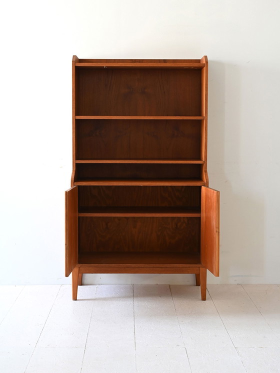 Image 1 of Bibliothèque scandinave en teck avec portes battantes