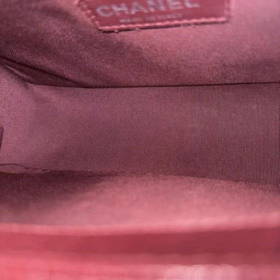 Image 1 of Borsa Chanel Boy Medium - Caviar 25 cm trapuntata bordeaux rosso scuro rutenio finiture argento Serie 19