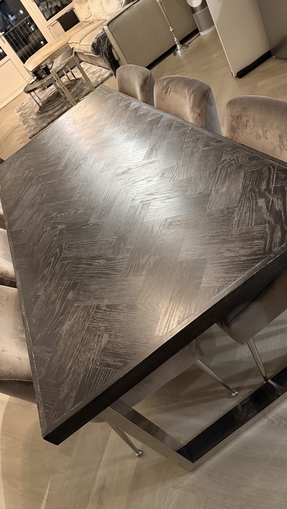 Image 1 of Richmond Blackbone Silver dining table + 6 Richmond de Indy dining chairs