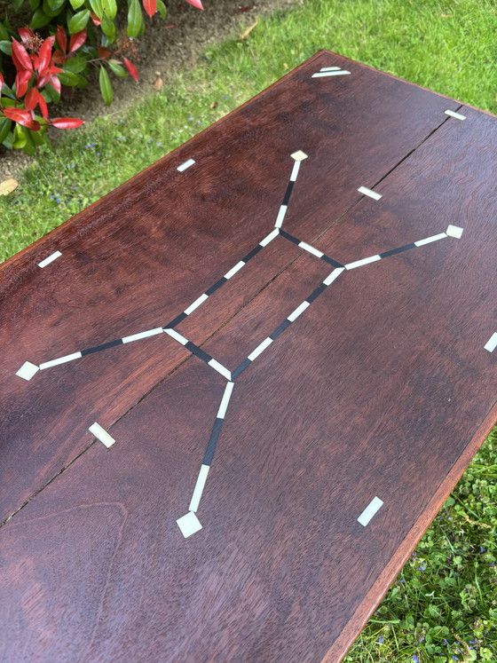 Image 1 of Couchtisch mit afrikanischer Kunst, 1960er Jahre