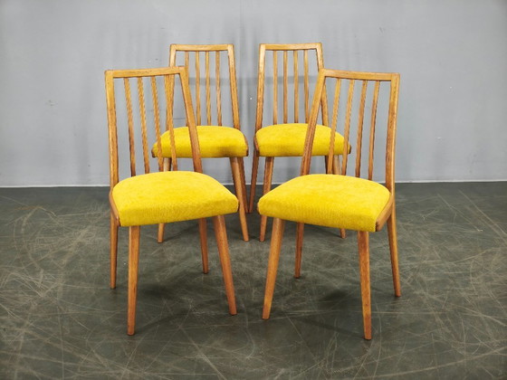 Image 1 of Ensemble de 4 chaises de salle à manger TON en hêtre, style Mid-Century, Tchécoslovaquie, années 1970