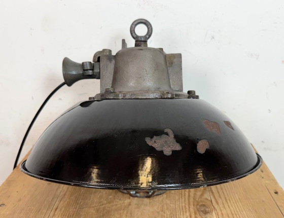 Image 1 of Industrielle Käfig-Hängelampe aus schwarzem Emaille und Gusseisen, 1960er