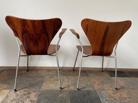 Image 1 of 2x Fritz Hansen walnoten vlinderstoel avec brassards