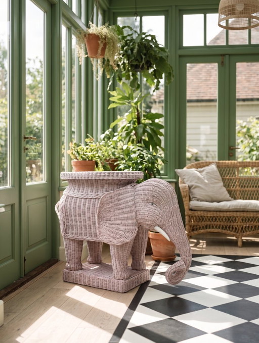 Table d’appoint vintage en rotin en forme d'éléphant, att. à Vivai del Sud, italie, 1960 - 1970