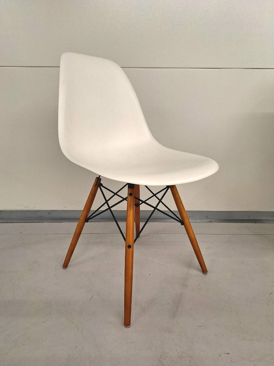 Image 1 of Set of 4 authentic Vitra Eames DSW dining chairs (2012)