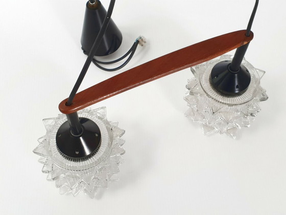 Image 1 of Lampada a sospensione vintage scandinava degli anni '60 in teak e vetro.