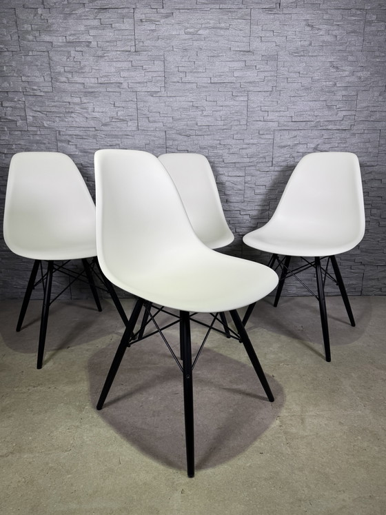 4 x Vitra DSW Chairs White with Black Maple Base – Dining chairs, Plastic, Wood, Modern (photo 3 of 11)