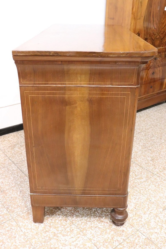 Image 1 of Cómoda antigua de nogal con incrustaciones, Italia, principios del siglo XIX